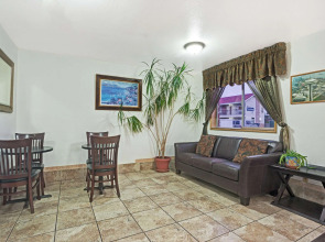 Travelodge by Wyndham Seattle North of Downtown