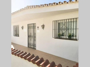 34-Spectacular villa with stunning views in Torreblanca, Fuengirola!
