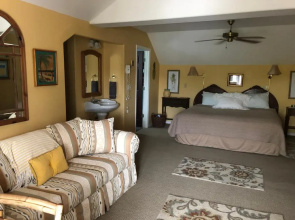 Sea Breeze Manor Inn