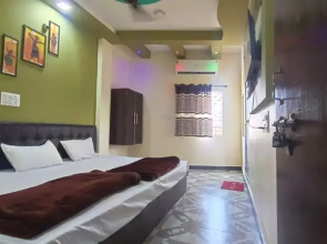 Goroomgo Priyanshi Palace Ujjain