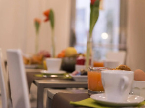 Hotel Glasgow Monceau Paris by Patrick Hayat