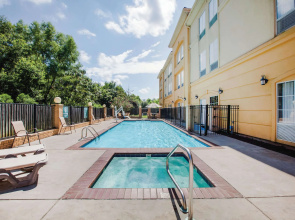 La Quinta Inn & Suites by Wyndham Baton Rouge Denham Springs