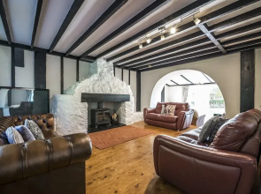 Barn Conversion - Hot Tub - Penally