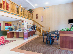 Super 8 by Wyndham Troy IL/St. Louis Area