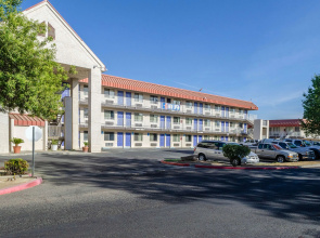 Motel 6 Fresno, CA - Yosemite Hwy