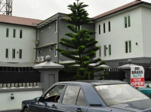 De Brass Suites Hotel