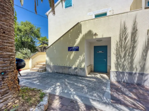 Blue Studio Apartment