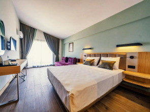 Premier Nergis Beach