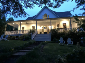 AVA House Bed & Breakfast