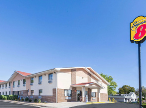 Super 8 by Wyndham Winchester VA