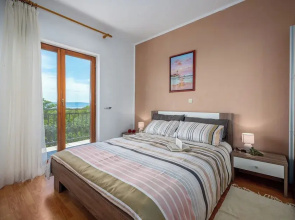 Apartment in Drenje With Sea View Terrace