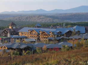 Changbaishan Luneng Resort Maplewood Chalet