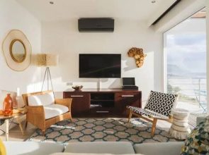 Beautiful Holiday Apartment Overlooking the Beach Modoco