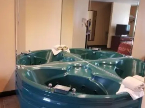 Perry-O Inn & Suites