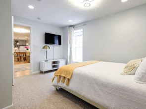 Cozy Herndon Home Near Wineries!