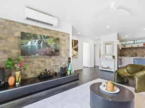 Modern Apartment with Esplanade Views