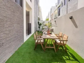 Frank Porter - DAMAC Hills Veneto Villas