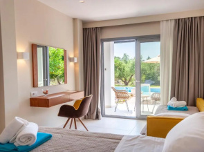 Alonaki Resort