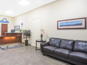 Days Inn by Wyndham Duluth Lakewalk