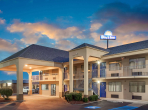 Days Inn by Wyndham Clinton