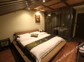 Xifeng Shouma Hostel Huilongge