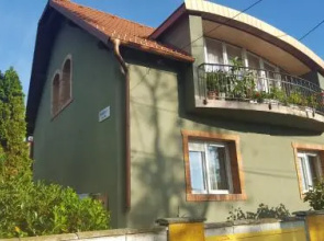 Universtreet Apartman