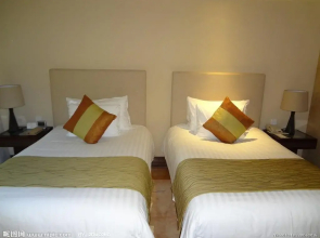Zhenjiang Feiyang Business Hotel