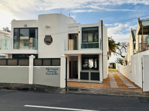 3 bedrooms appartement with sea view balcony and wifi at Trou aux Biches