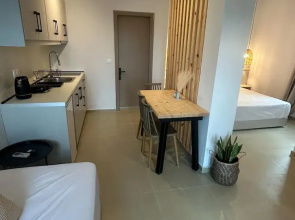 KYNTHIA seaview apartments