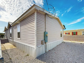 3BR Canal-front Home w/ Wifi & Boat Dock