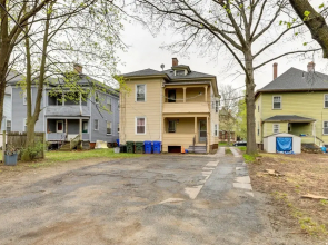 Springfield Vacation Rental Near MCM Springfield!