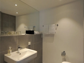 Bayer 89 Vi Vadi Hotel