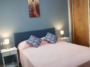 2 Bed Apt - Close To Beach - Pool - Balcony