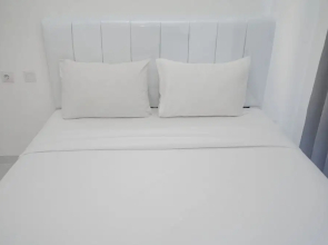 Homey And Minimalist Studio At Sky House Bsd Apartment