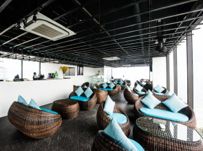 Yarra Ocean Suites Danang