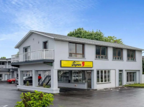 Super 8 By Wyndham Niagara Falls On