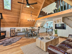 Deck & Forest Views: Munds Park A-frame Cabin