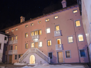 Perarolo Halldis Apartments