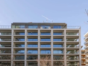 Brand new Apartment With Terrace in Sky Garden