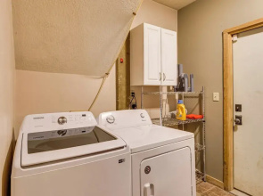 'burning Sky Lodge': Private Hot Tub & Ski-in/out