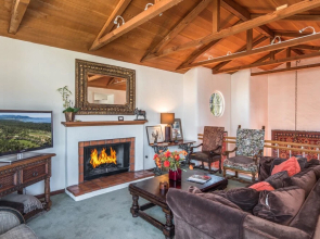 3263 Villa by the Sea