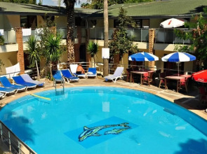 Tropic Beach Club Side