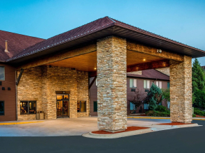 The Riverview Inn & Suites, an Ascend Hotel Collection Member