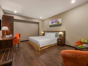 Yarra Ocean Suites Danang