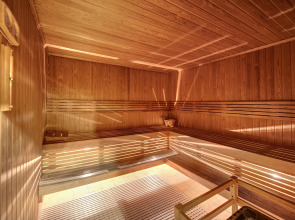 Al Khoory Executive Hotel