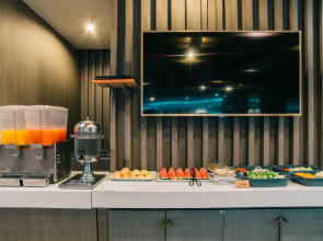 iCheck inn Central Patong