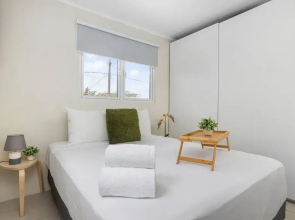 Lovely 3br2ba w Wifi Parking in Central Location