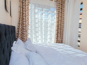 Lux Suites Cavendish Transit  Apartments