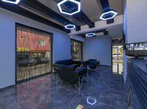 Fly And Stay Airport Hotel