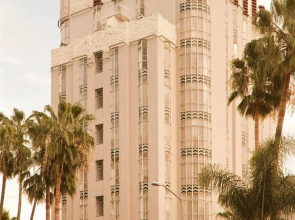 Sunset Tower Hotel